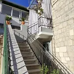 Mama Luci Appartement *