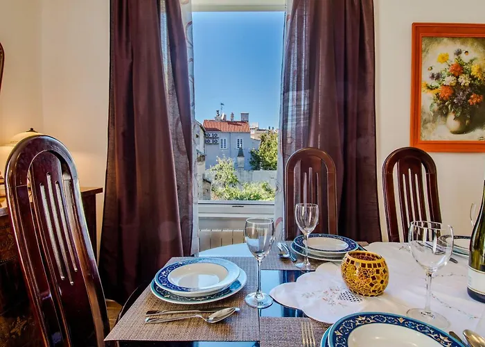 Mama Luci Lejlighed *